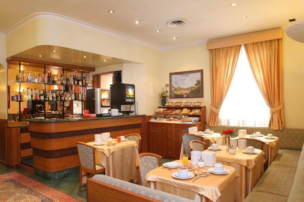 Hotel Argentina Рим Экстерьер фото